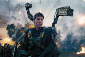 tom cruise in battaglia nel film edge of tomorrow